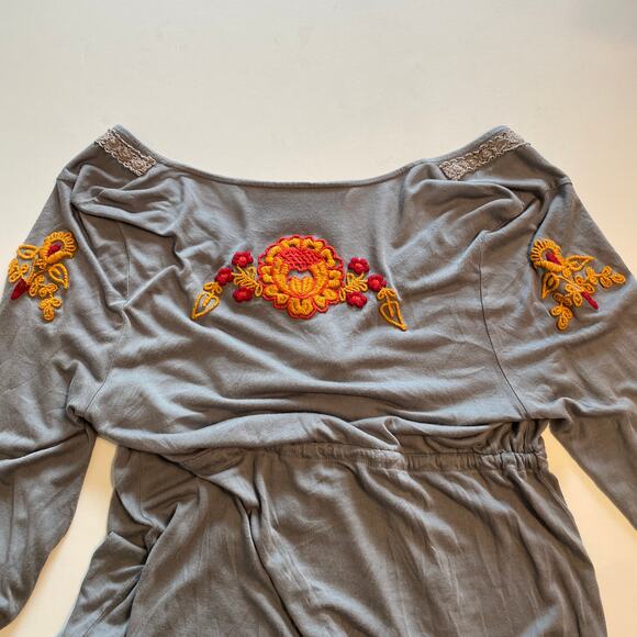 GREEN by Green Dragon Embroidered Top Womens Large Gray V-Neck Modal Boho Soft - Picture 5 of 12